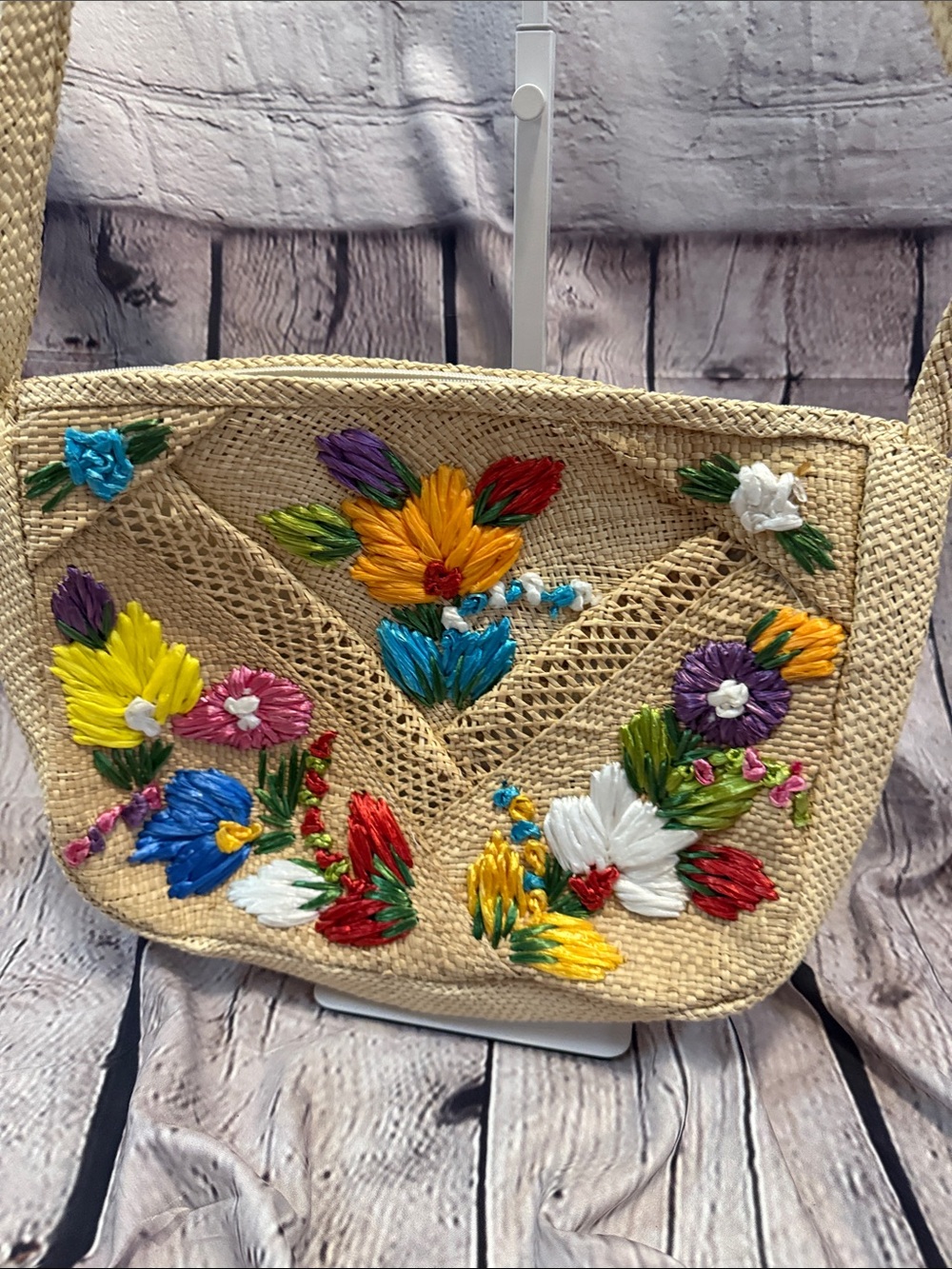 Natural Straw Crossbody with Multicolor Floral Embroider “JAMAICA” - Picture 2 of 4